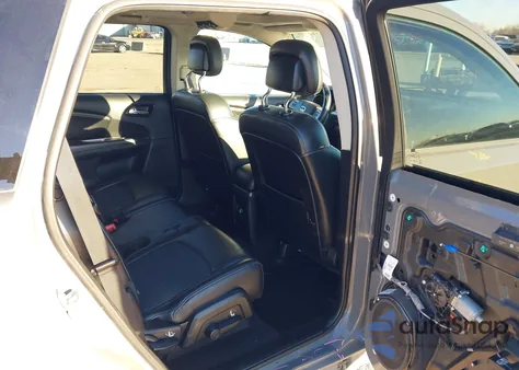 2020 Dodge Journey Crossroad z USA, uszkodzony, nr VIN 3C4PDCGB6LT266769